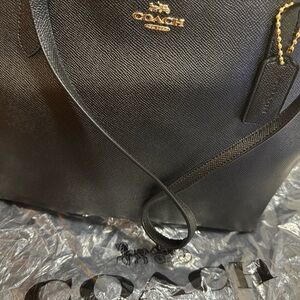 City Tote Bag! New price drop!! Now $50.00!